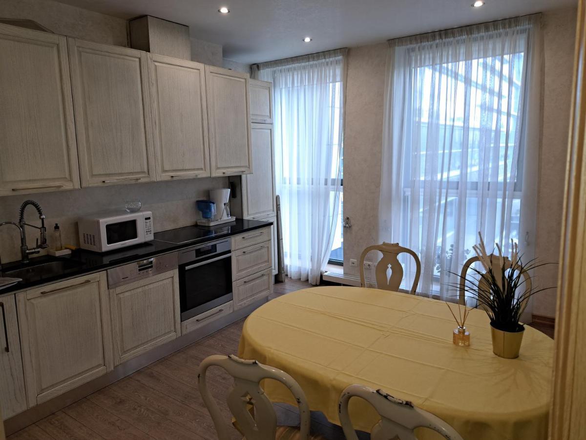 Andyshaun Service Appartments Riga Eksteriør billede
